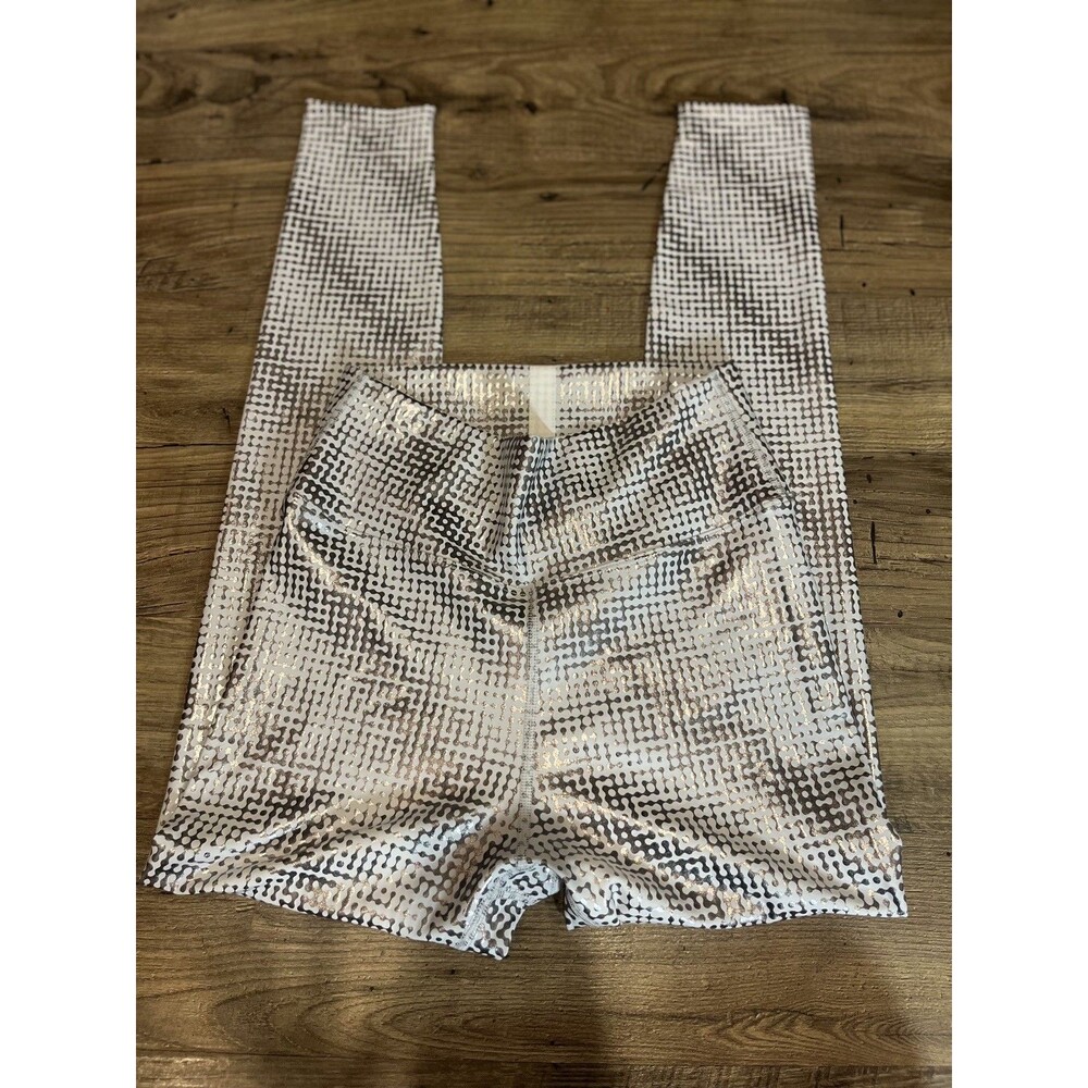 Peloton women’s leggings- Large- NWT-Show UP foil color - Picture 3 of 16